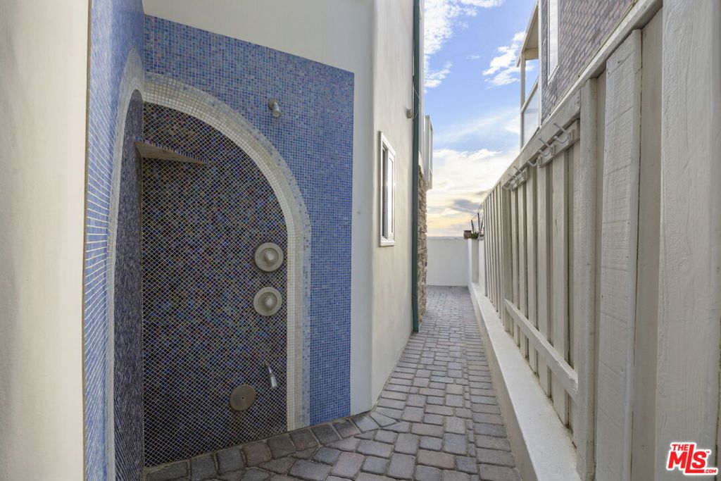 1005 Ocean Drive Property Photo 50