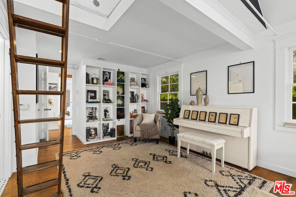 340 5th Avenue Property Photo 19
