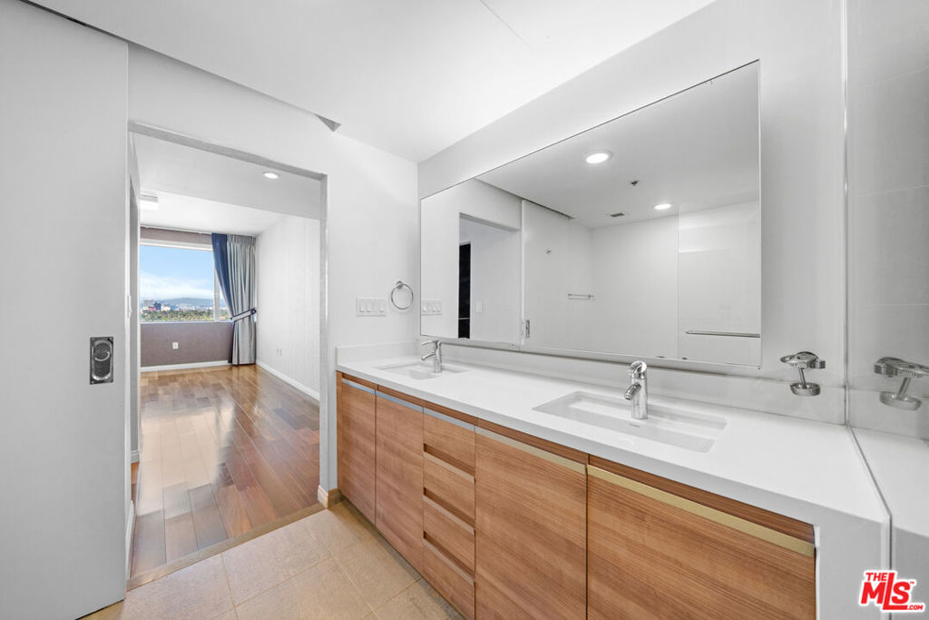 3785 Wilshire Boulevard 1709 Property Photo 11