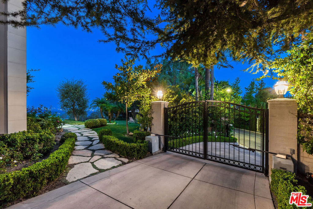 1000 Bel Air Road Property Photo 14