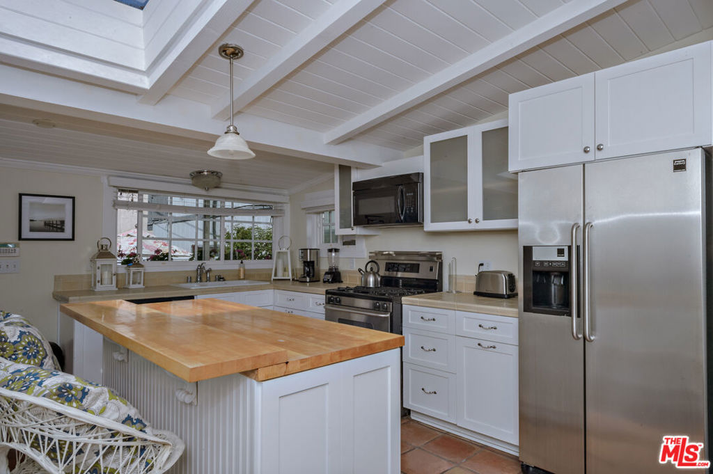 2323 Grand Canal Property Photo 8