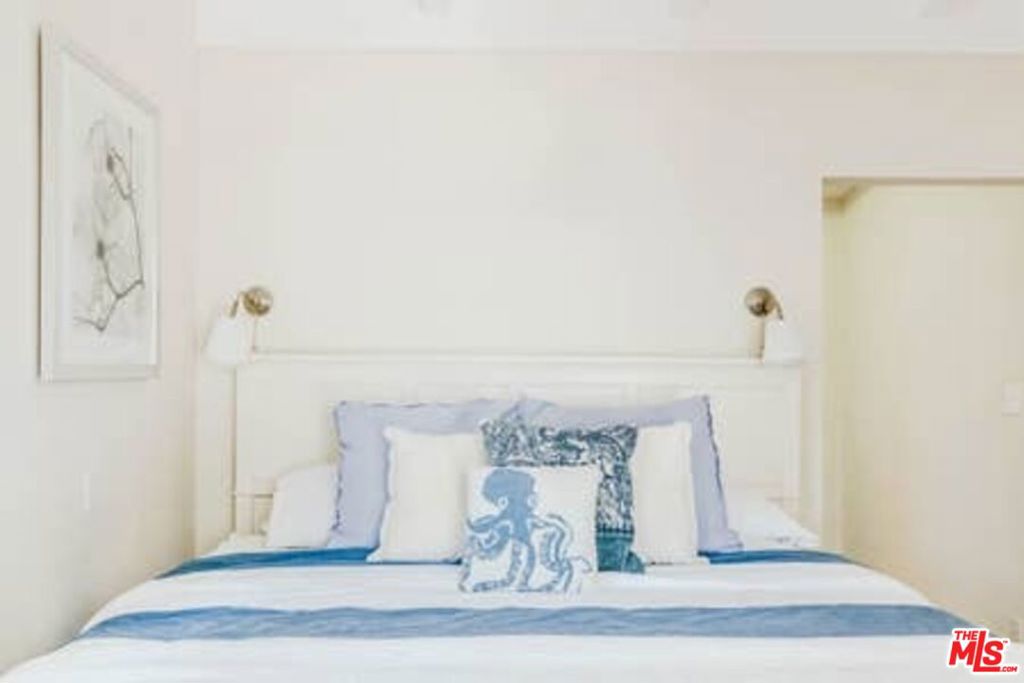 2323 Grand Canal Property Photo 19