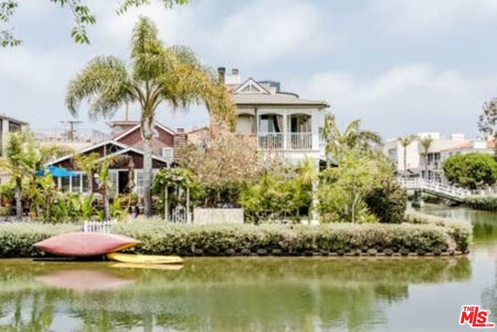 2323 Grand Canal Property Photo 33