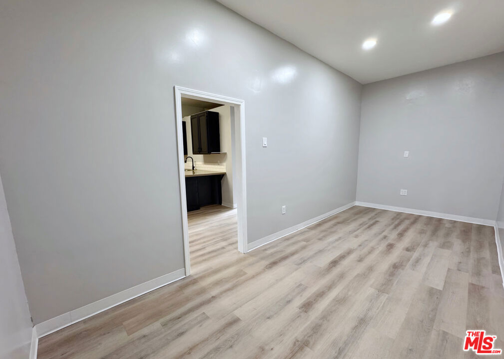4906 E Olympic Boulevard Property Photo 6