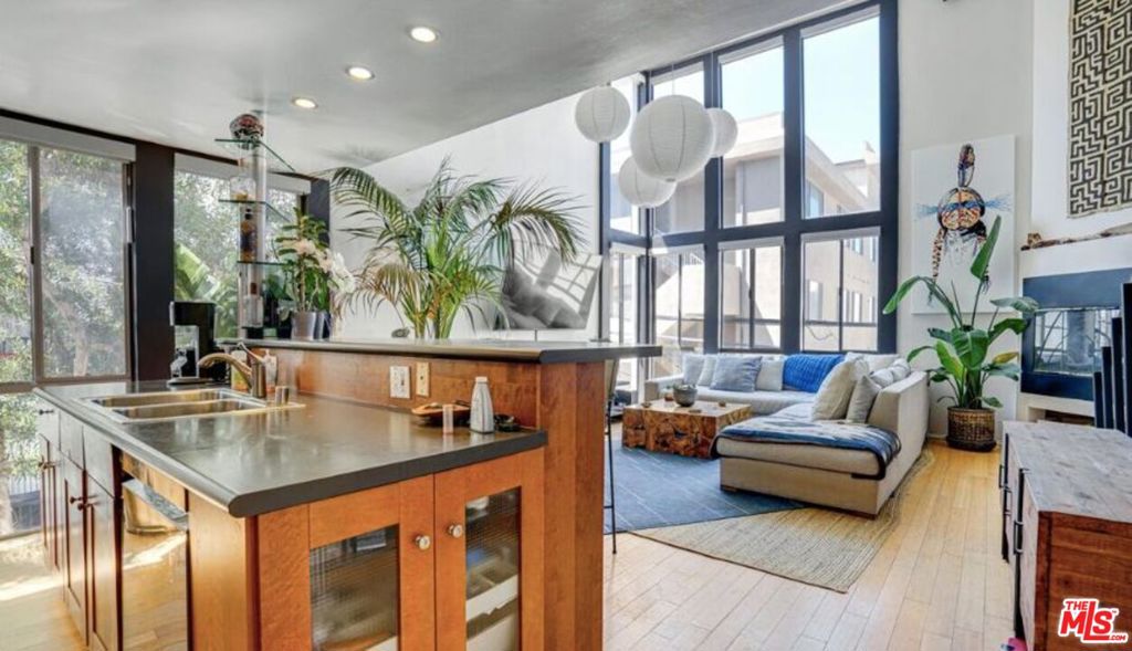 14 Mast Street Property Photo 9