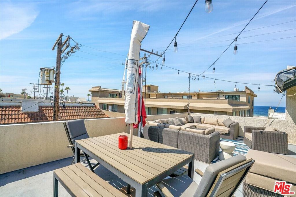 14 Mast Street Property Photo 14