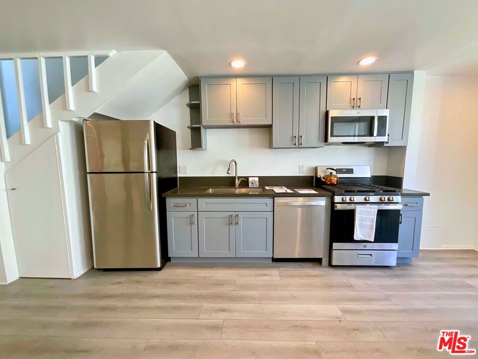 14 Mast Street Property Photo 22