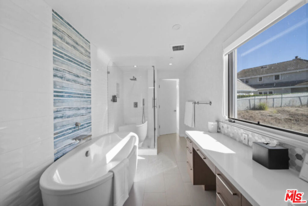 3004 Sequit Dr Property Photo 36