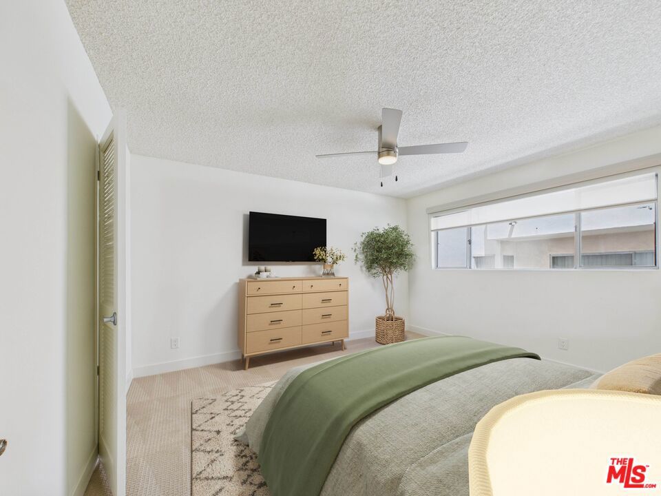 4573 Willis Avenue Property Photo 8