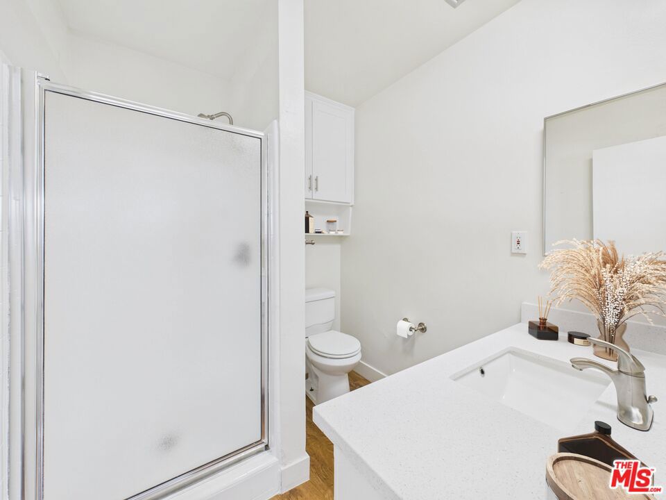 4573 Willis Avenue Property Photo 11