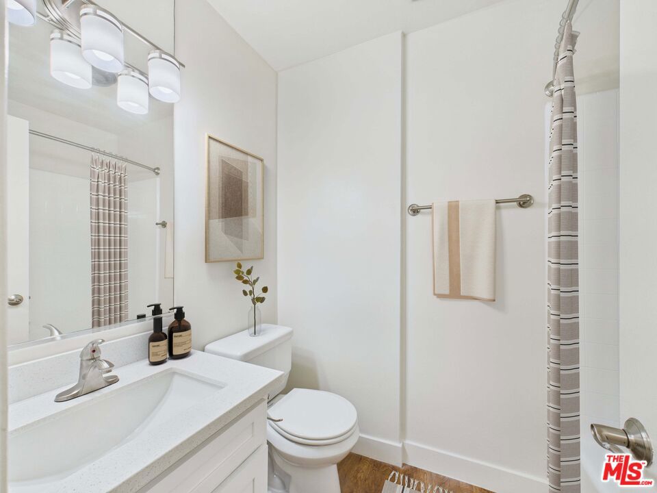 4573 Willis Avenue Property Photo 12