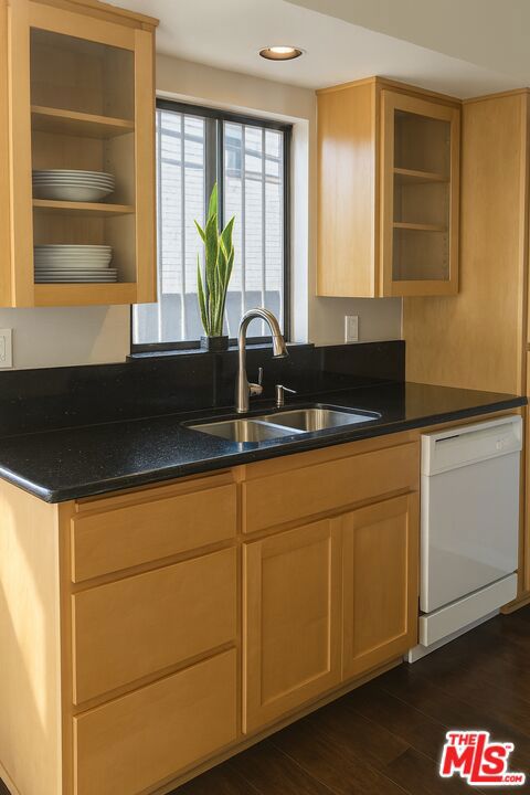 869 S Wooster Street 103 Property Photo 7