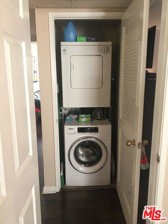 869 S Wooster Street 103 Property Photo 9