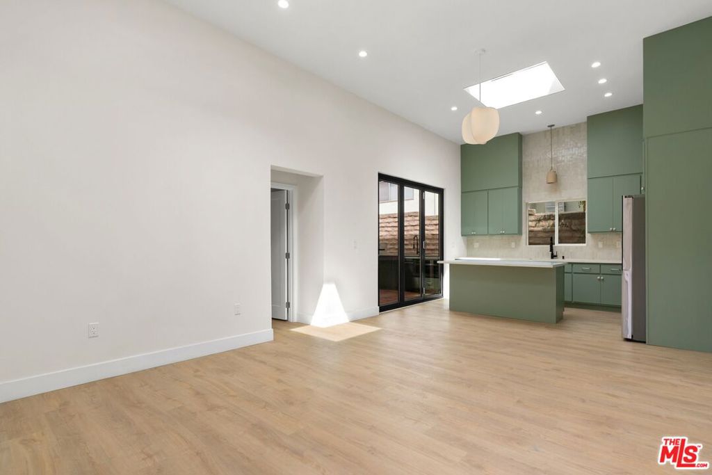 8587 Rugby Drive Property Photo 7