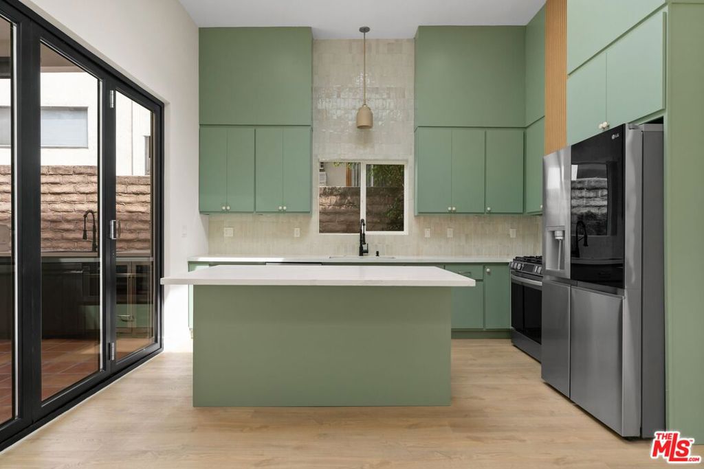 8587 Rugby Drive Property Photo 11