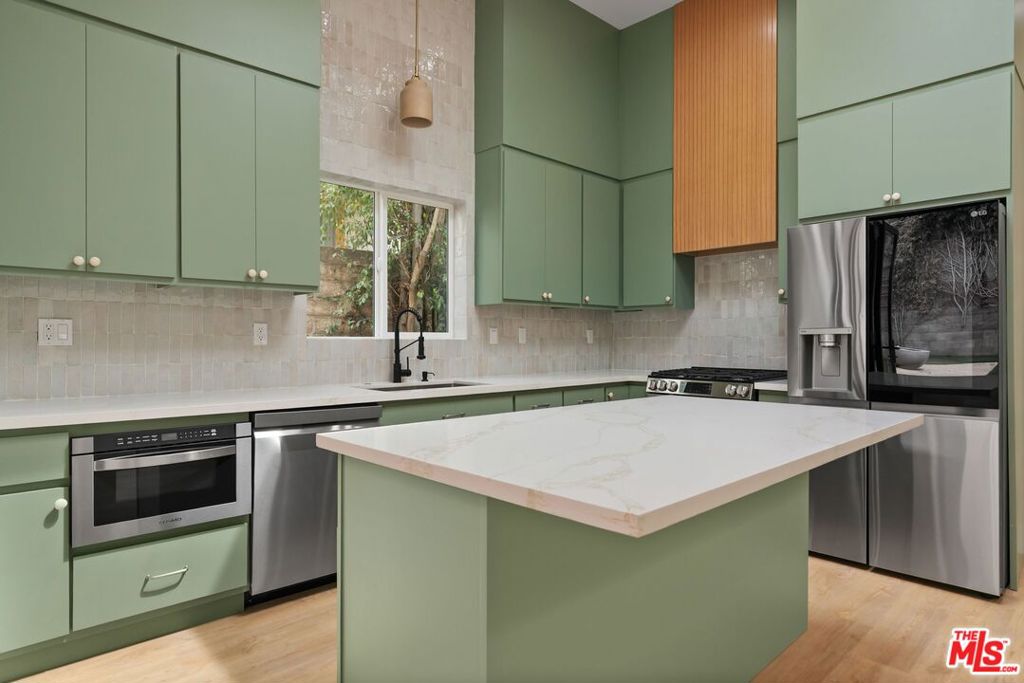 8587 Rugby Drive Property Photo 12