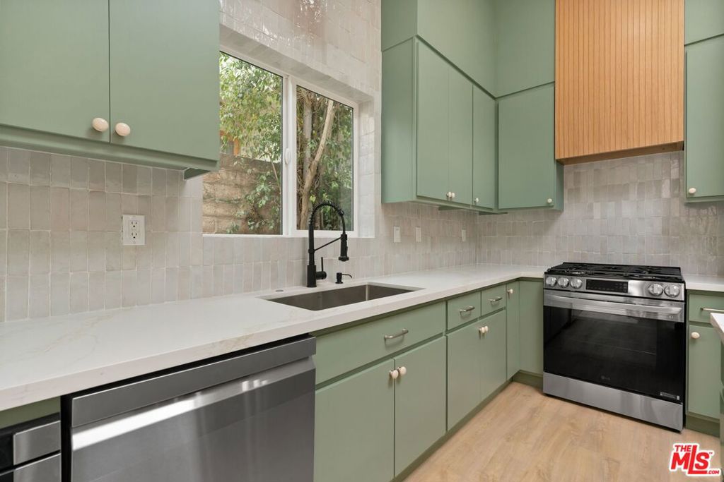 8587 Rugby Drive Property Photo 13