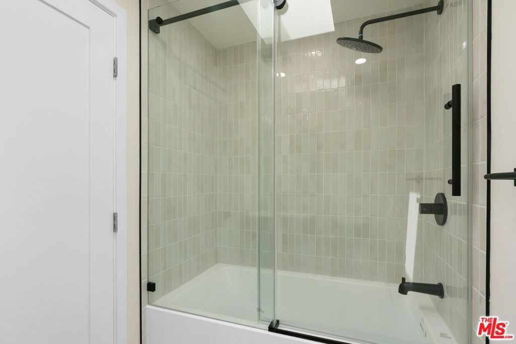 8587 Rugby Drive Property Photo 22