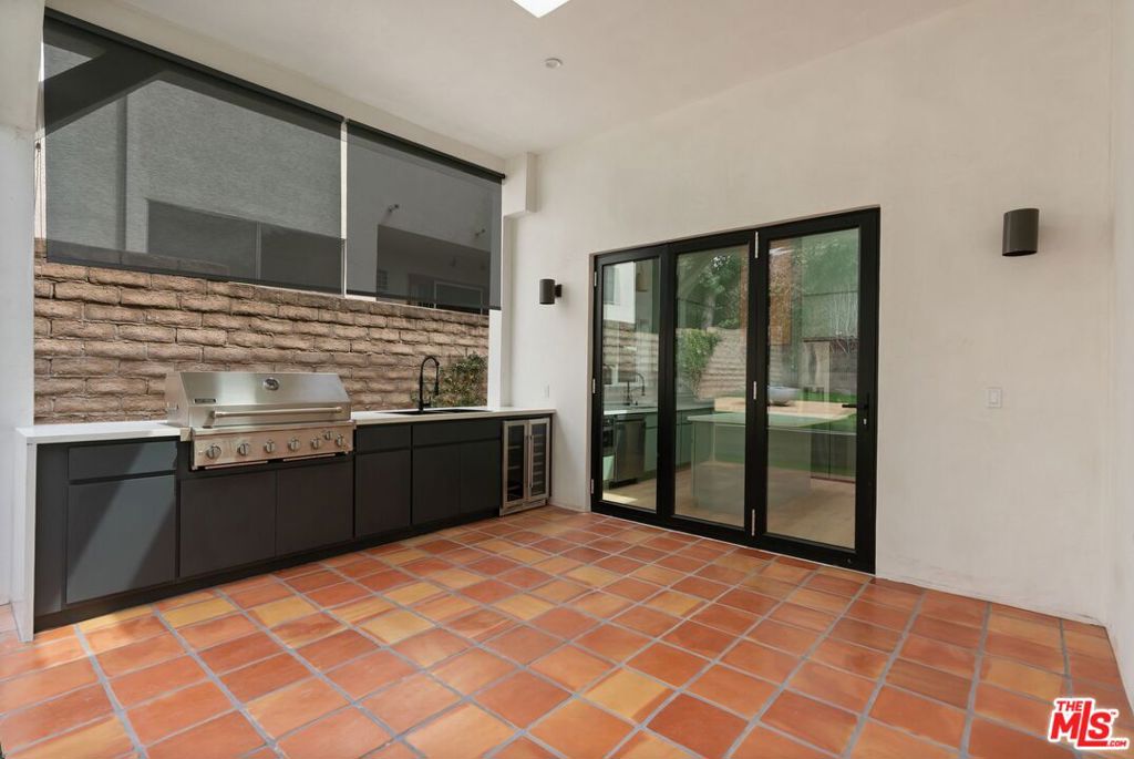 8587 Rugby Drive Property Photo 27