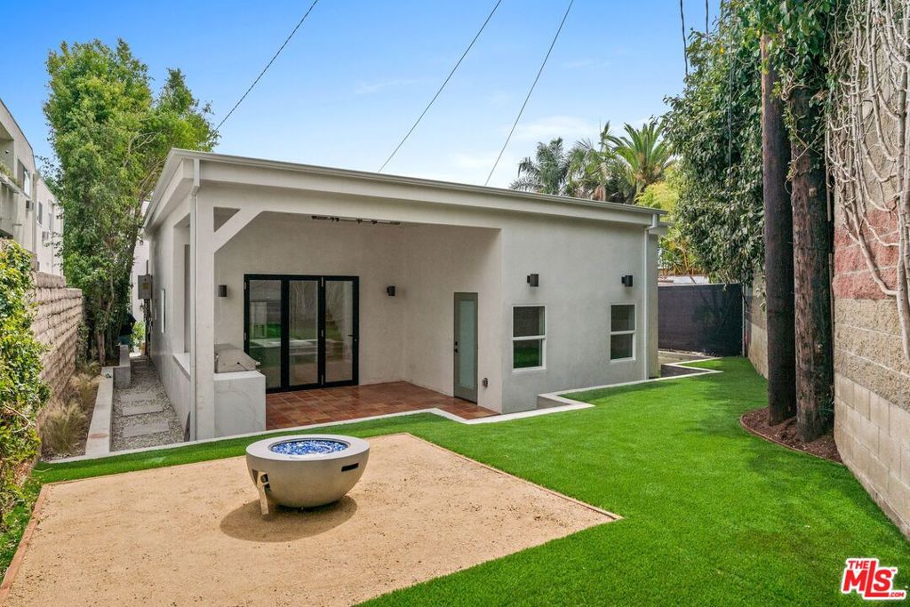 8587 Rugby Drive Property Photo 28