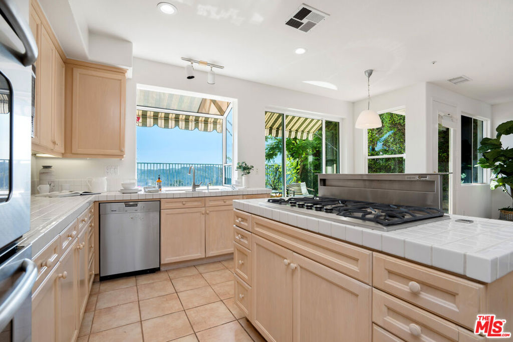 16632 Calle Jermaine Property Photo 7