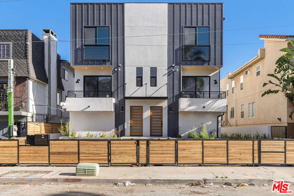 15328 Weddington Street Property Photo 1