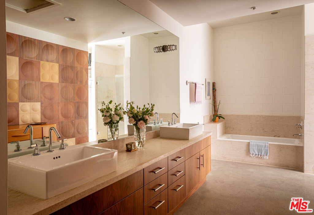 1534 17th Street 105 Property Photo 11