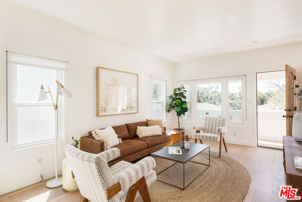 5847 1/2 Ernest Avenue Property Photo 2