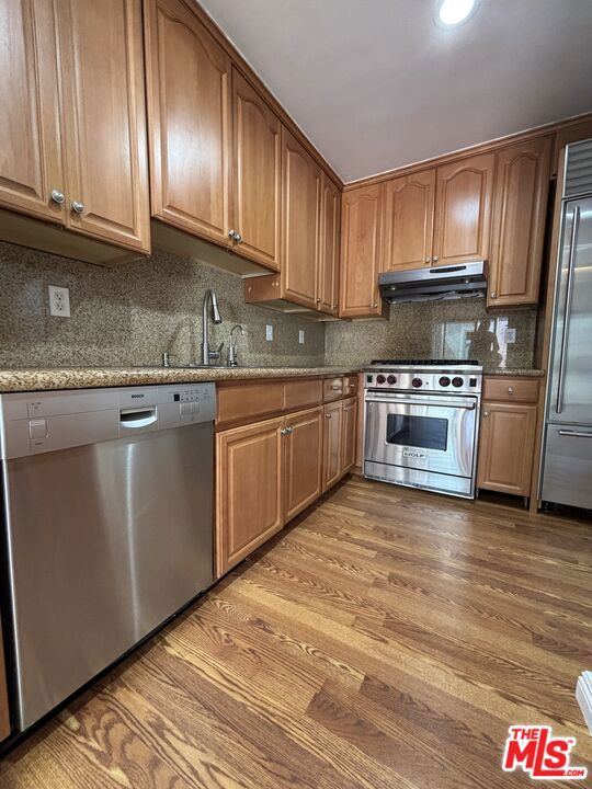 10574 Sunland Boulevard 2 Property Photo 5