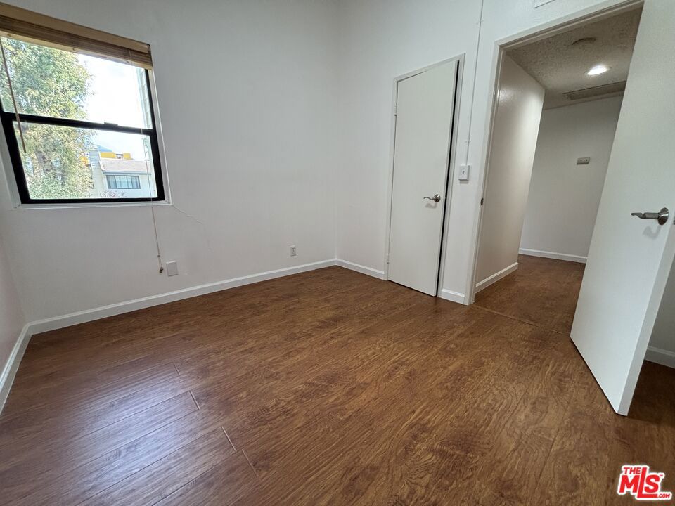 10574 Sunland Boulevard 2 Property Photo 13