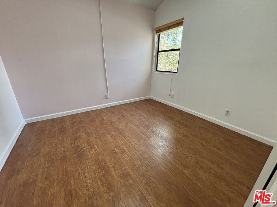 10574 Sunland Boulevard 2 Property Photo 18