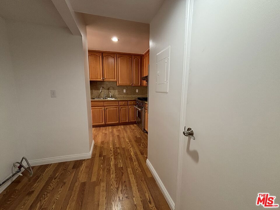 10574 Sunland Boulevard 2 Property Photo 23