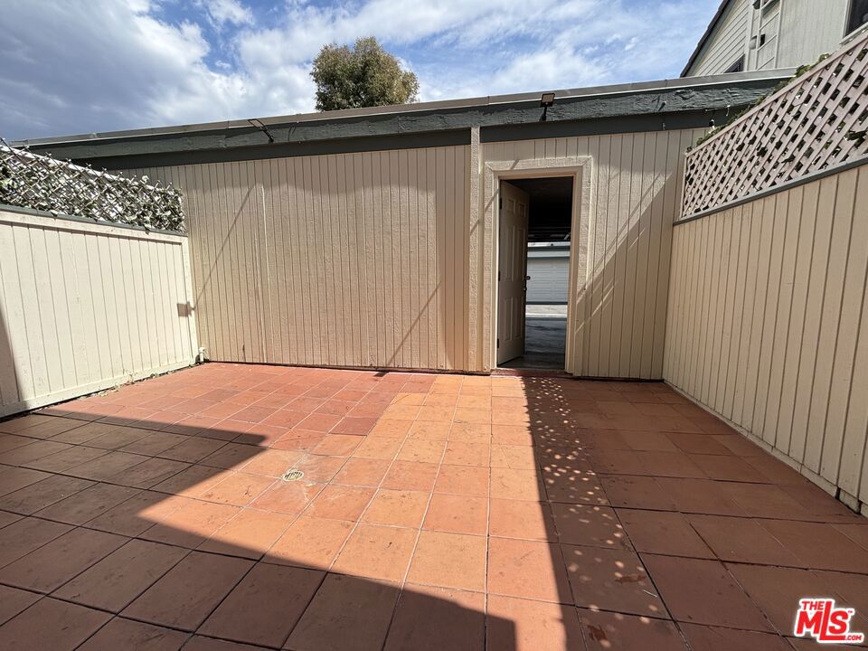 10574 Sunland Boulevard 2 Property Photo 28