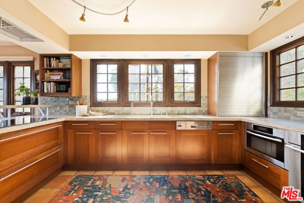 11498 Tongareva Street Property Photo 12