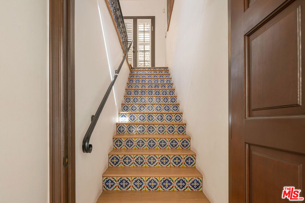 1508 N Beverly Glen Boulevard Property Photo 13
