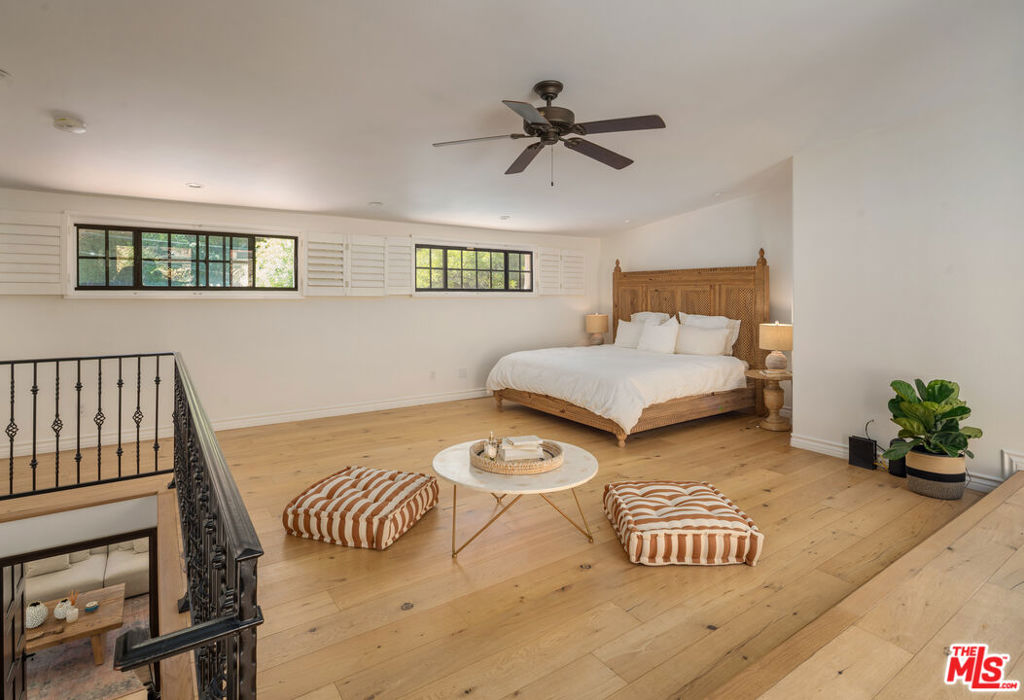 1508 N Beverly Glen Boulevard Property Photo 14