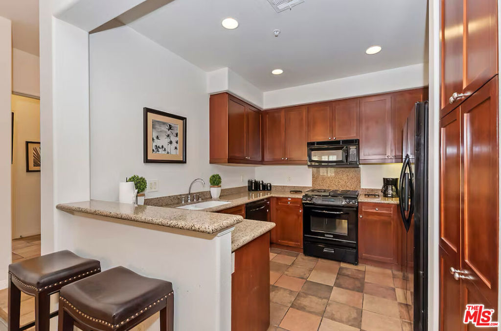 48573 Classic Drive Property Photo 7