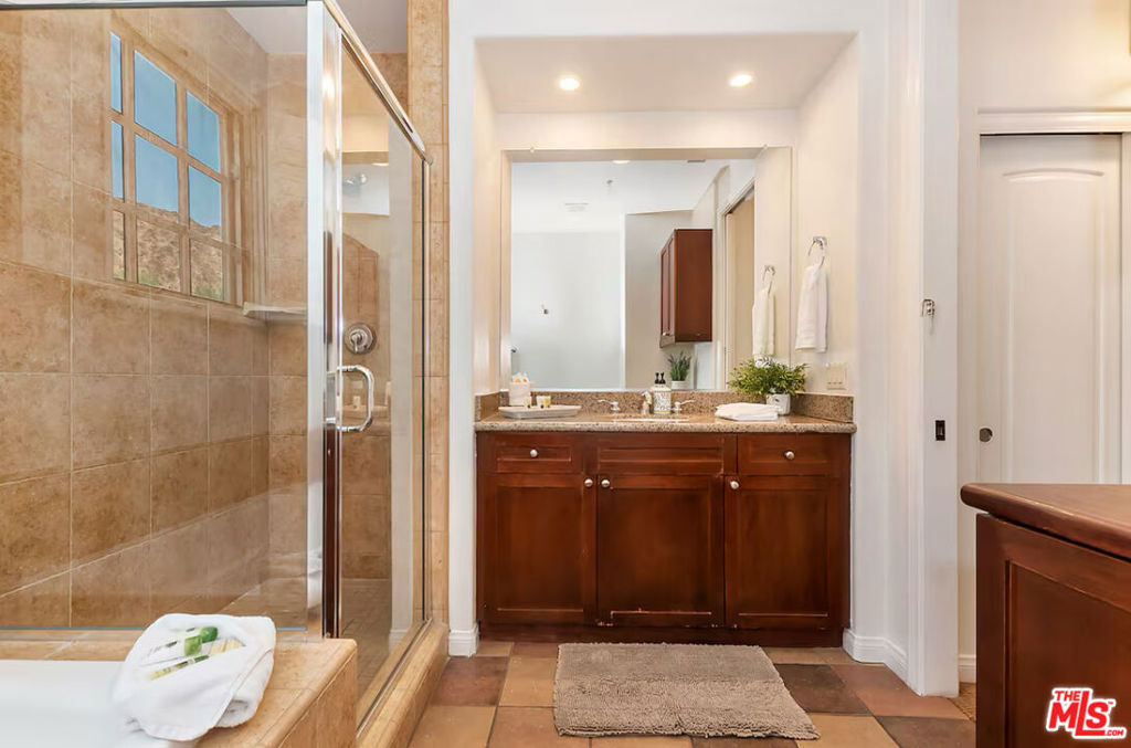 48573 Classic Drive Property Photo 13