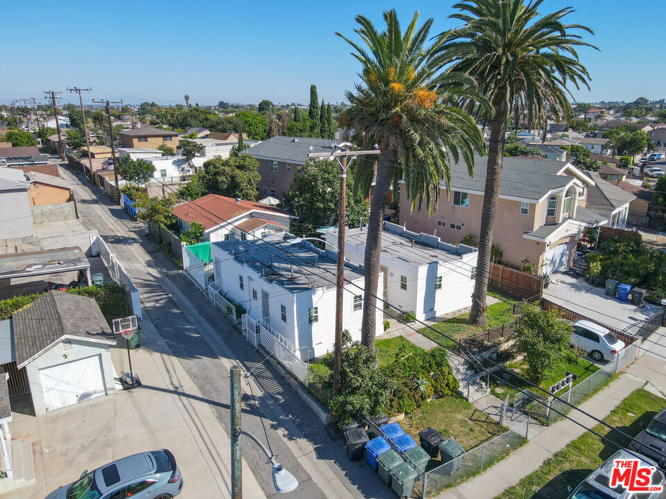 20414 Kenwood Avenue Property Photo 6