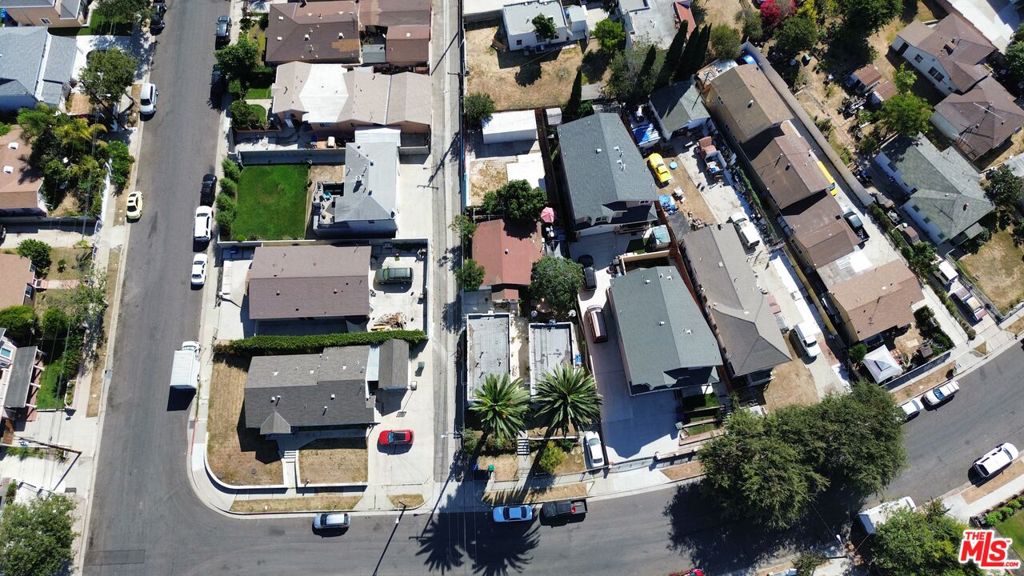 20414 Kenwood Avenue Property Photo 8