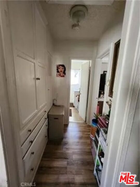 1502 S Redondo Boulevard Property Photo 13