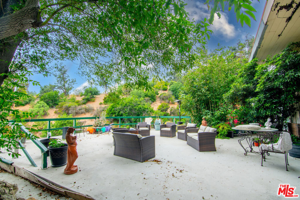 3201 Benedict Canyon Drive Property Photo 16