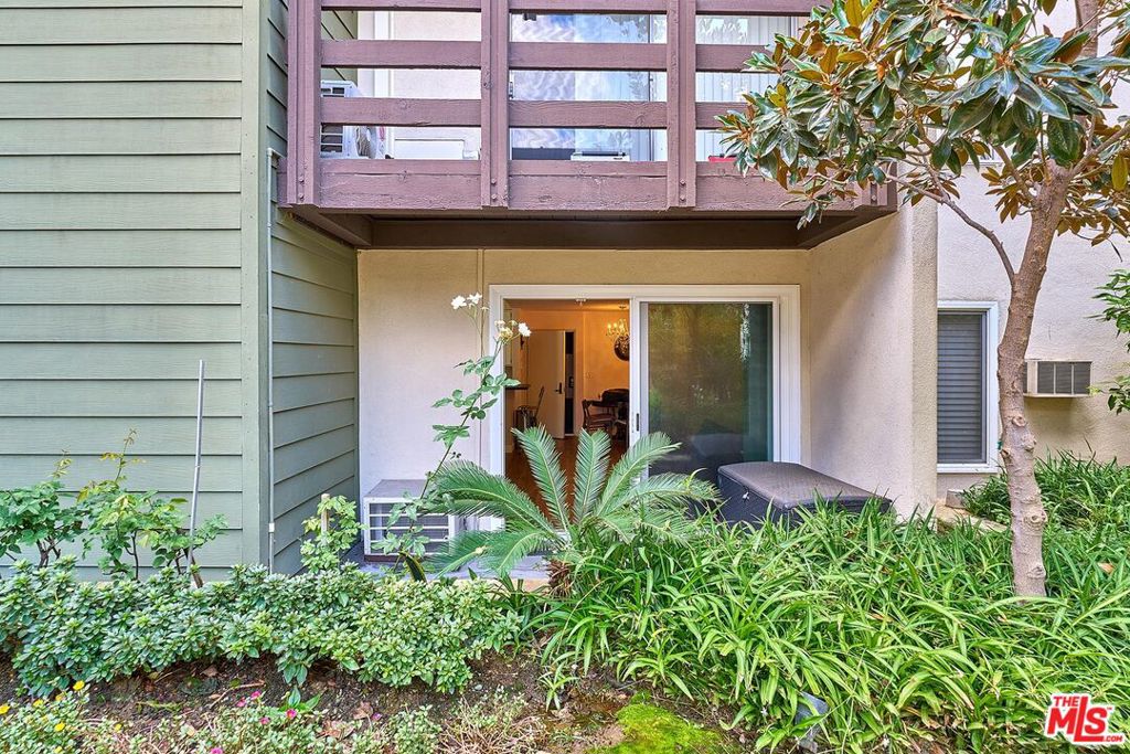 525 S Ardmore Avenue 160 Property Photo 1