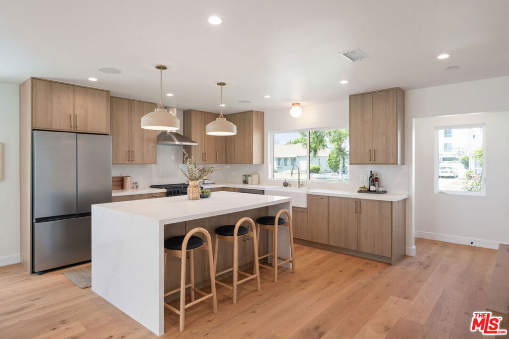 3522 Potomac Avenue Property Photo 10