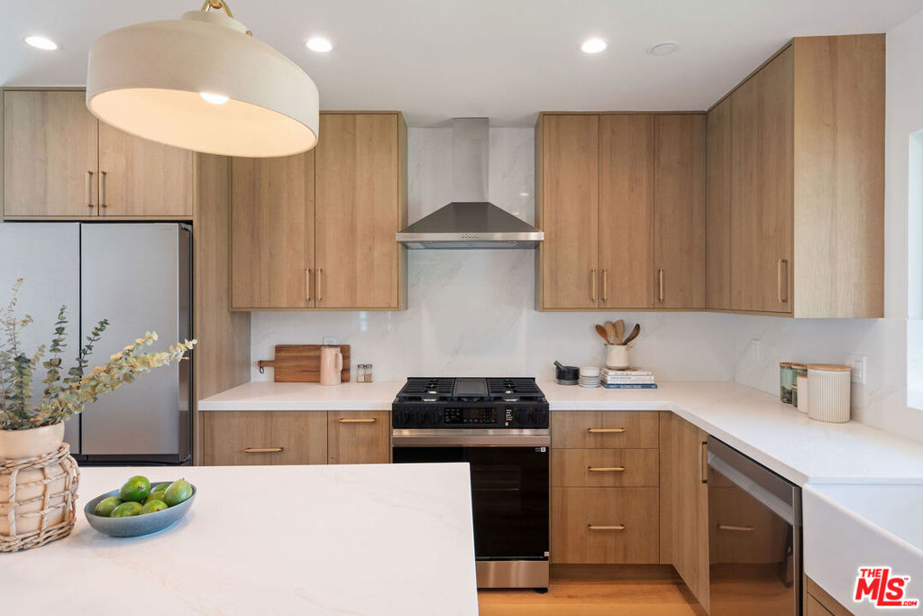 3522 Potomac Avenue Property Photo 12