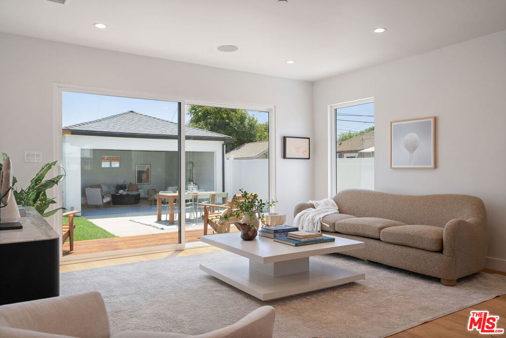 3522 Potomac Avenue Property Photo 13