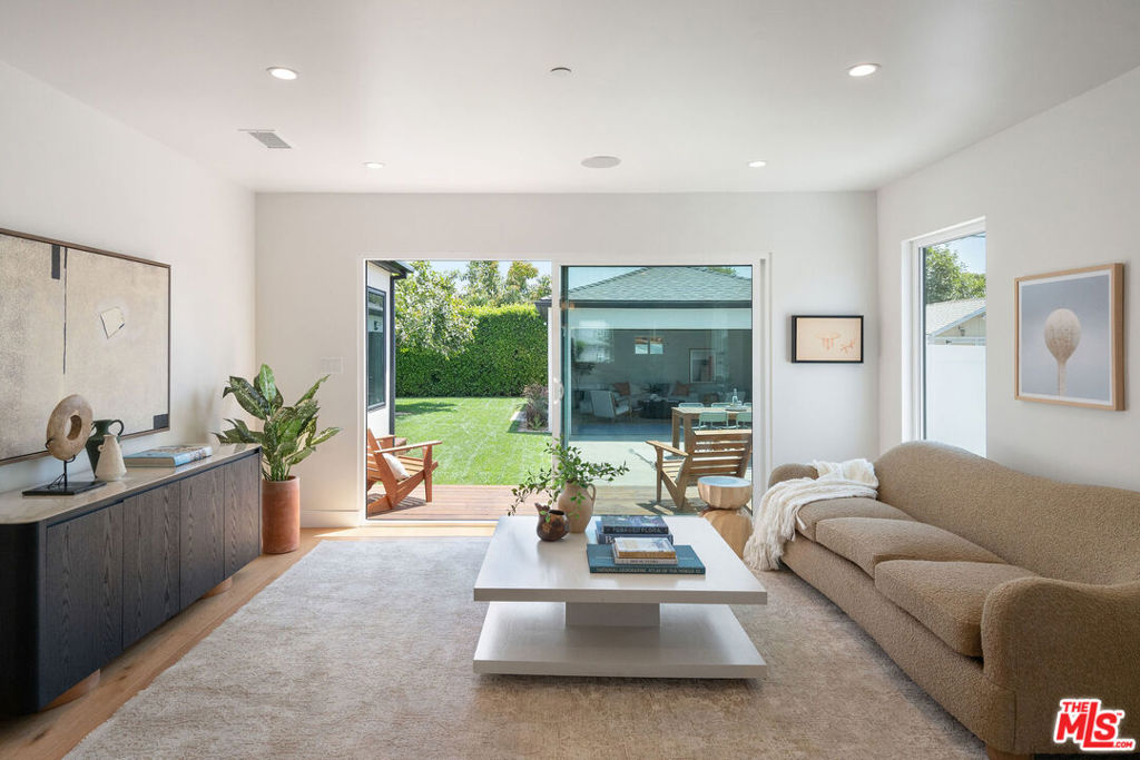 3522 Potomac Avenue Property Photo 14