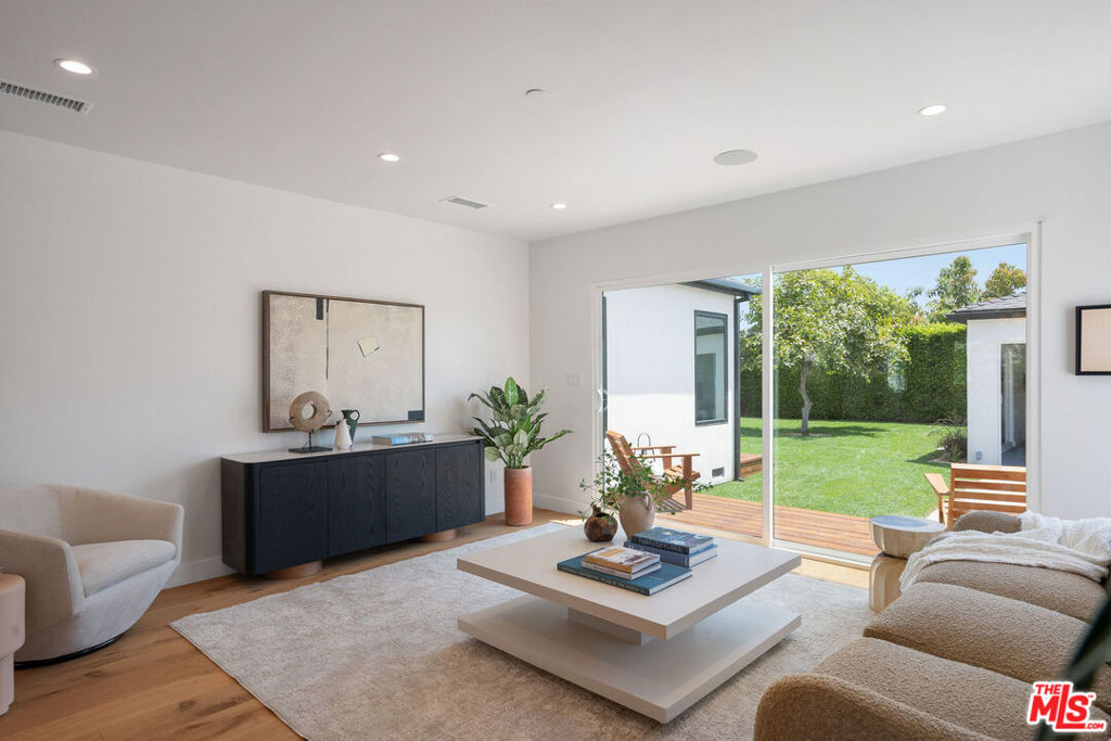 3522 Potomac Avenue Property Photo 15