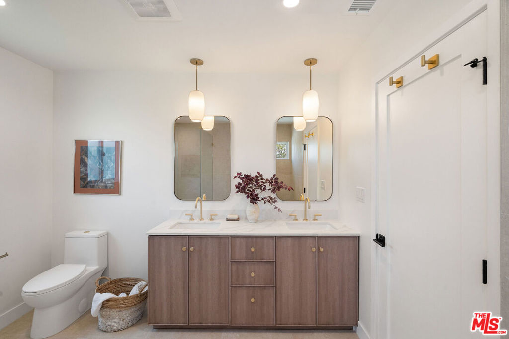 3522 Potomac Avenue Property Photo 25