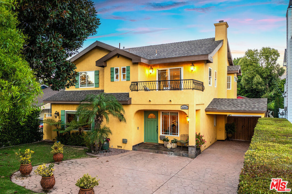 4262 Riverton Avenue Property Photo 2